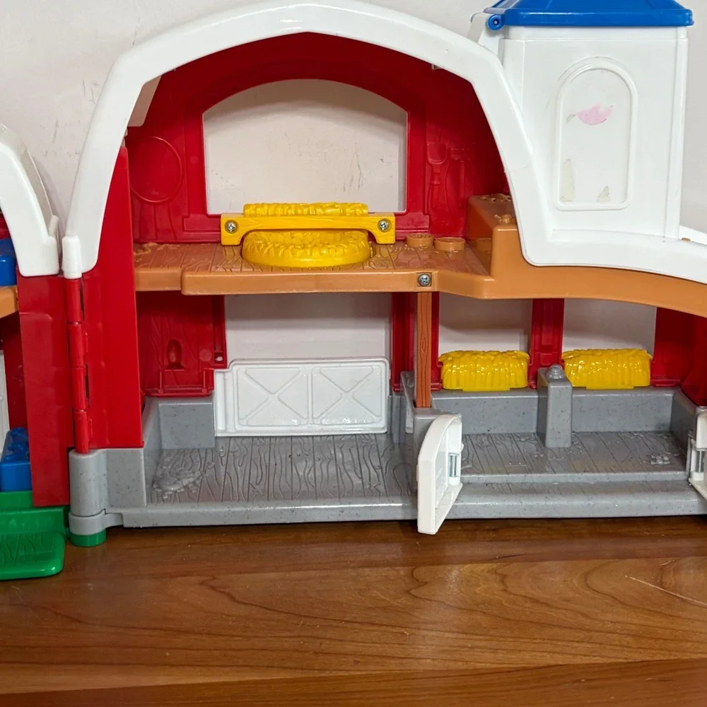 Fisher Price Little People Animal Friends 2004 Farmhouse Red Barn Playset Y4482